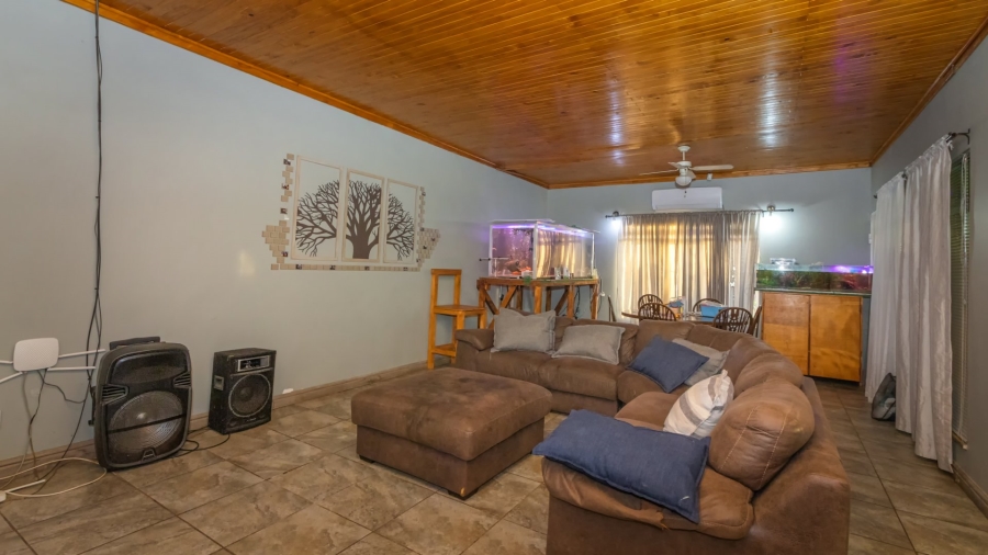 3 Bedroom Property for Sale in Uitsig Free State